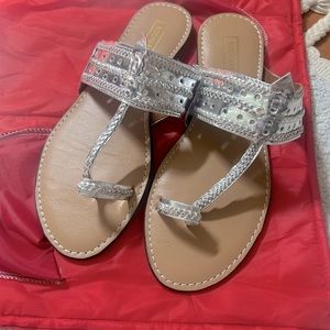 NEW KOLHART SILVER METALLIC LEATHER KOLHAPURI TOE SANDALS SZ 8.5/9